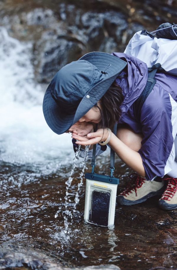 کاور ضد آب موبایل نیچرهایک Naturehike Mobile phone Waterproof Bag - CNK2300BS015 - تصویر 9